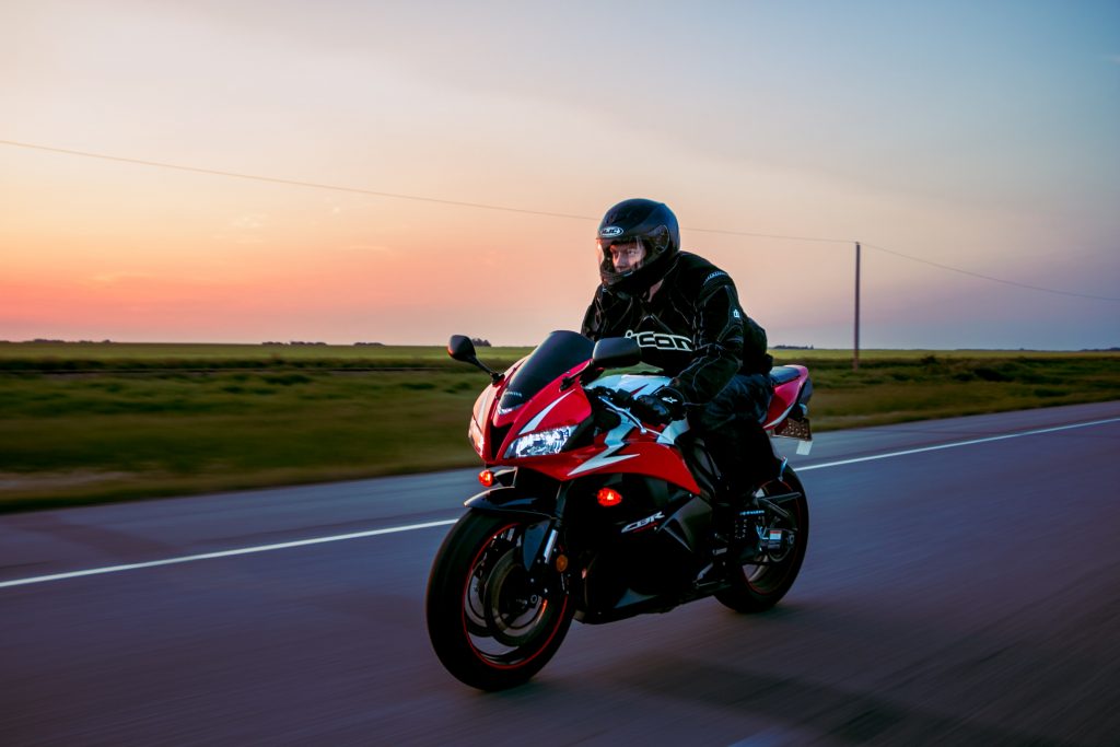 Consejos Prácticos para Aprender a Conducir una Moto